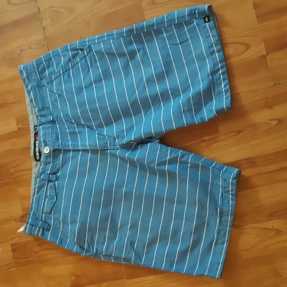 Mens Shorts QUIKSILVER Causal Waist Size 32 b17 Denim Blue White Striped